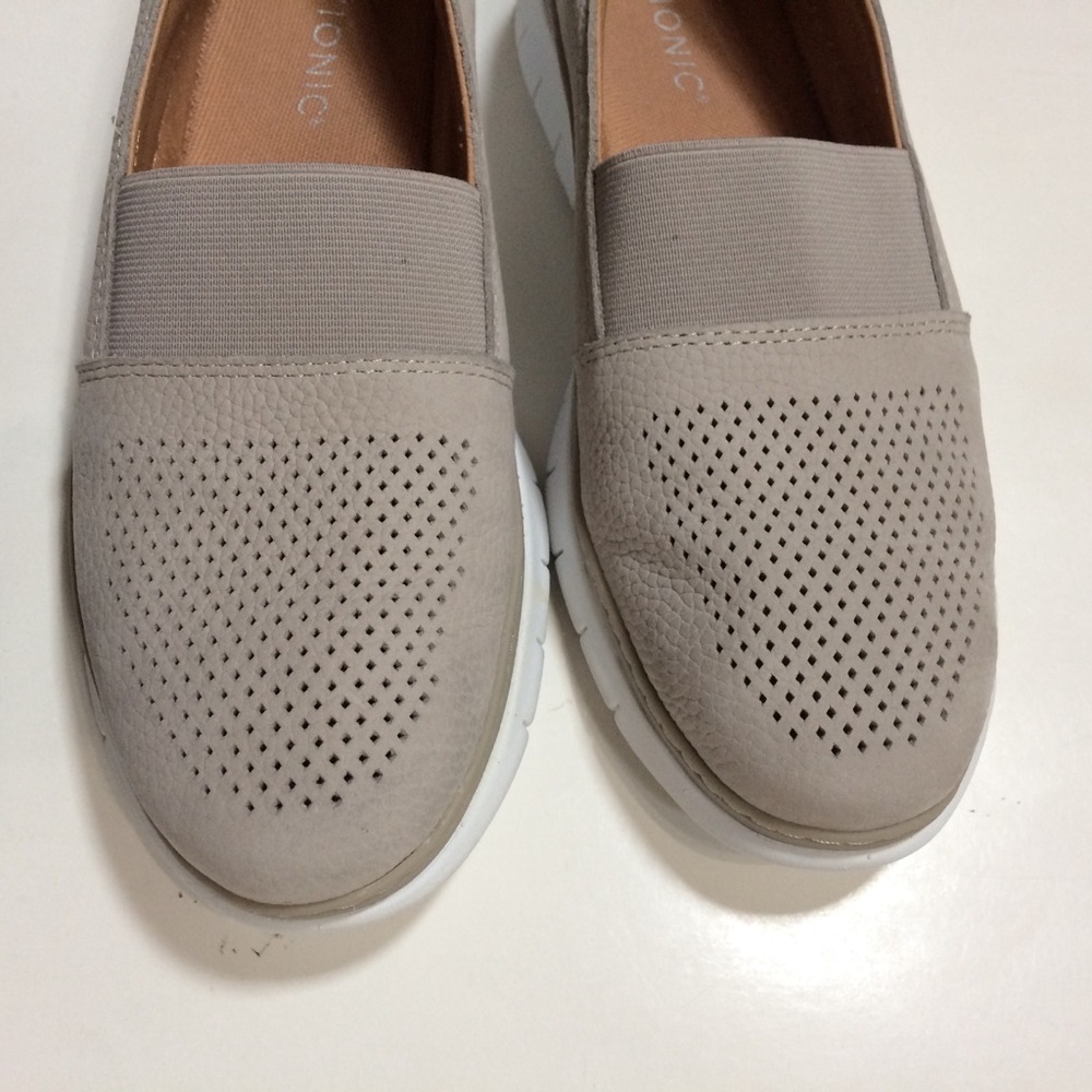 Vionic Roxan Nubuck Slip-On - Picture 3 of 12